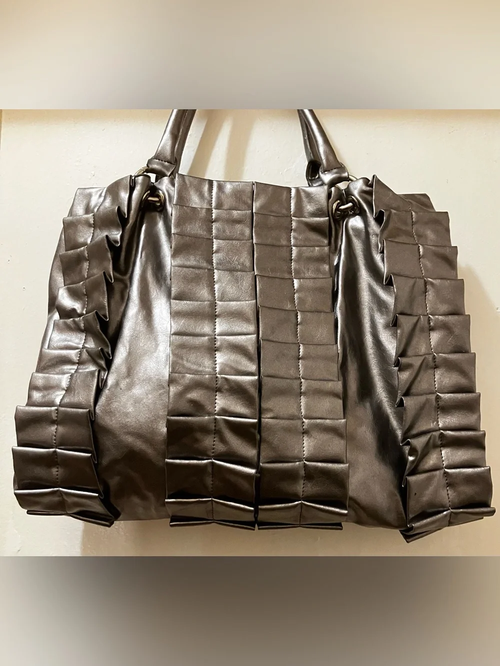 Metallic Gray Ruffled Women's Handbag - Picture 10 of 10